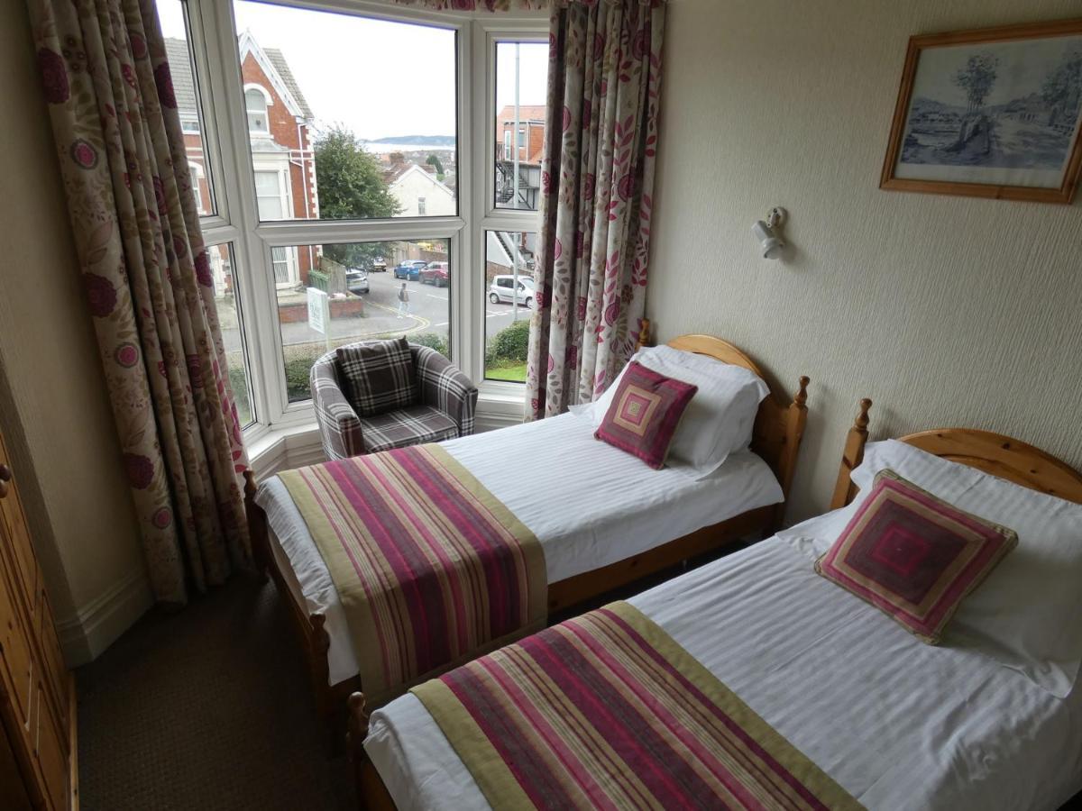 Hurst Dene 3*